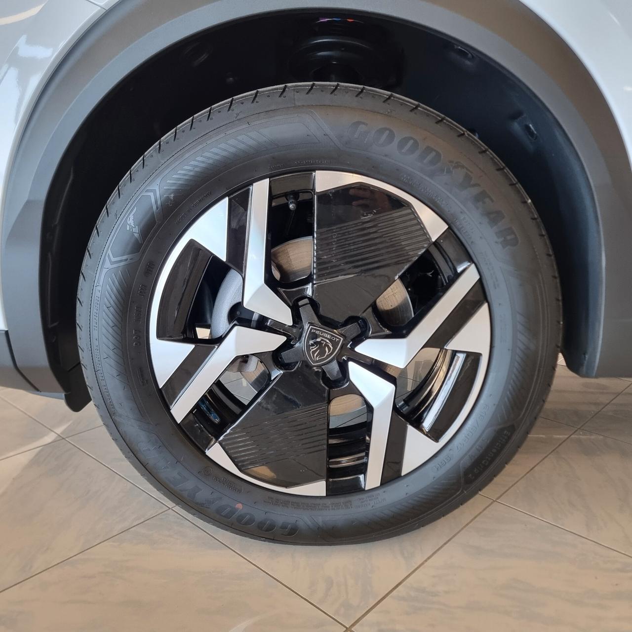 PEUGEOT 2008 ALLURE 1.2 Bz 130cv cambio automatico EAT8 Euro 6E