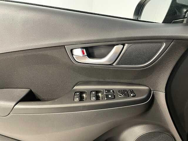 Hyundai KONA 1.0 Hybrid 120CV iMT XTech (MHEV) - NEOPATENTATI
