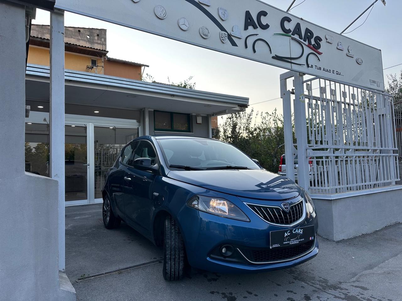 Lancia Ypsilon 1.0 FireFly 5 porte S&S Hybrid Gold