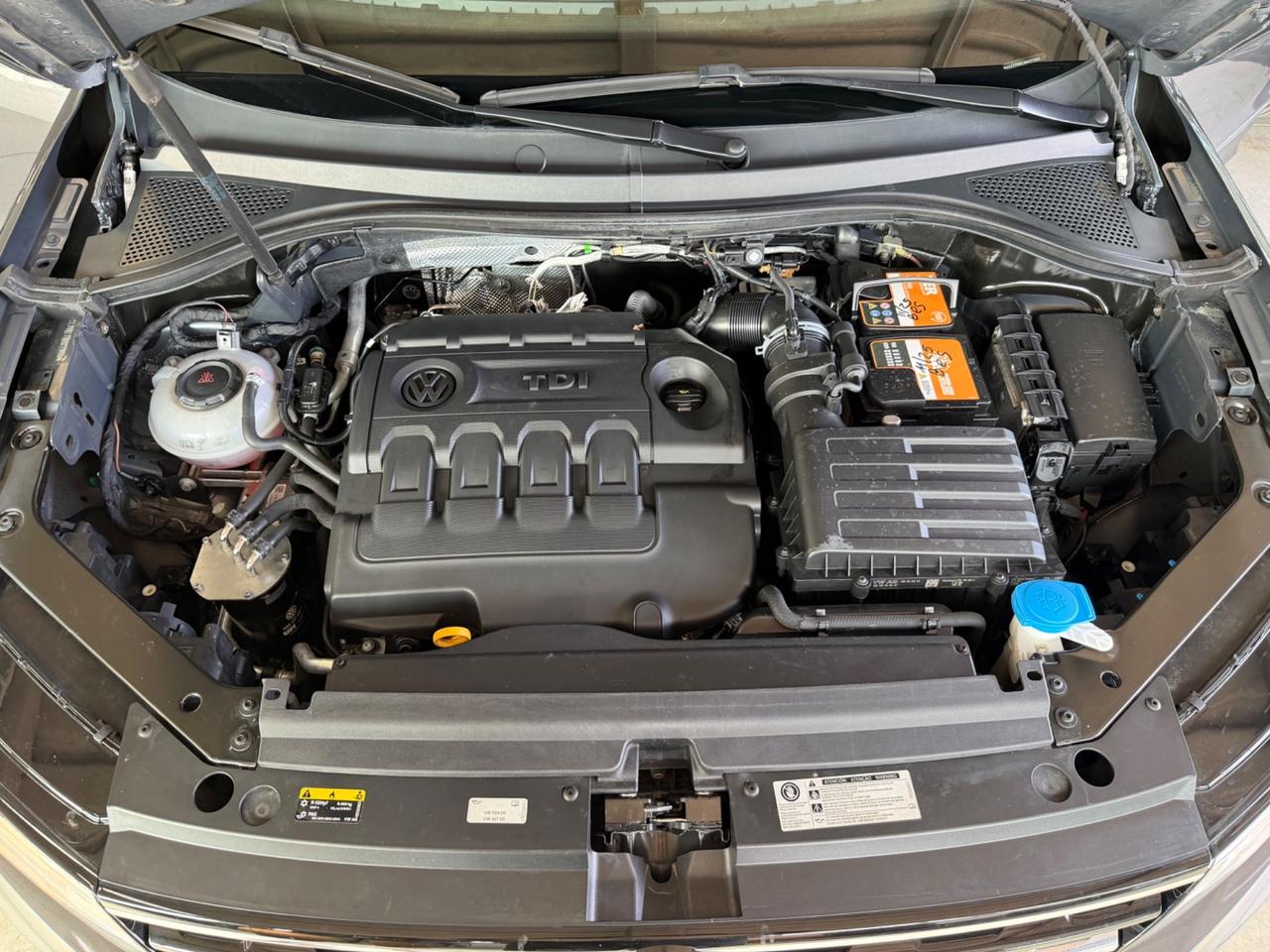 Volkswagen Tiguan 2.0 TDI SCR DSG 4MOTION Business BMT