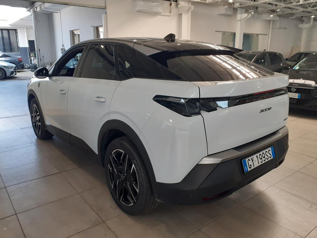 Peugeot 3008 Hybrid 145cv e-DCS6 GT