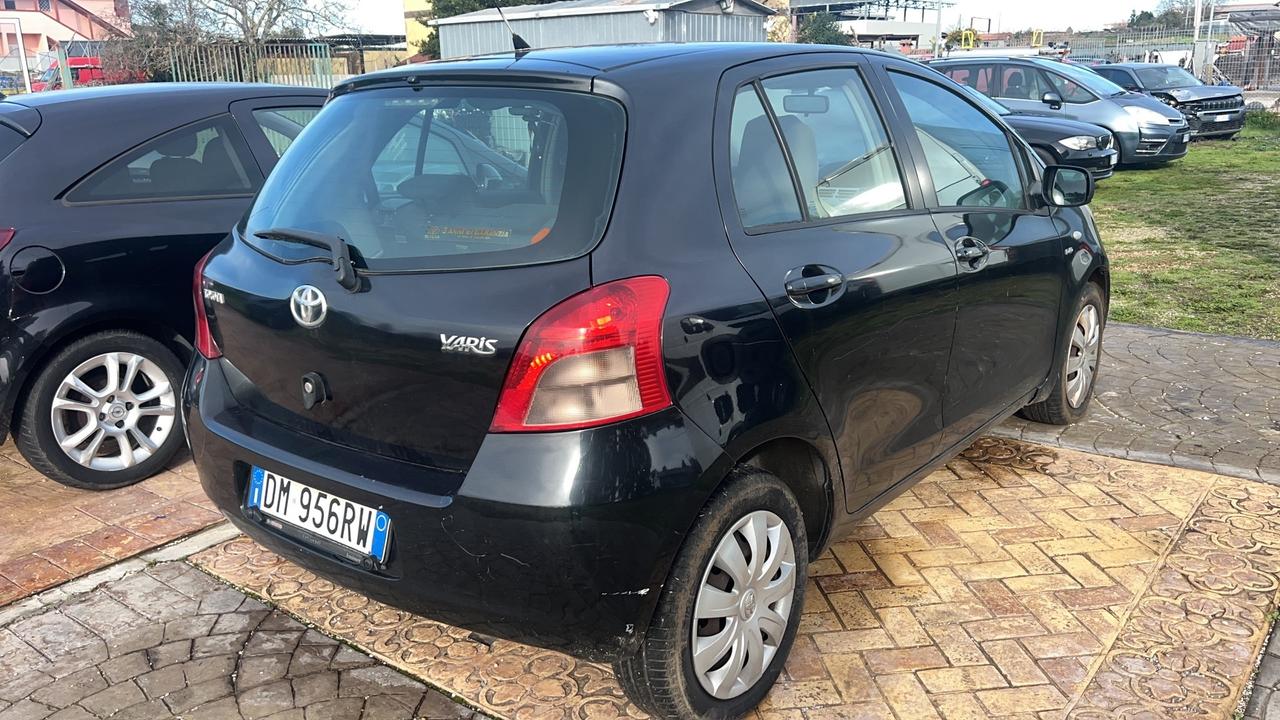 Toyota Yaris 1.4 D-4D automatico