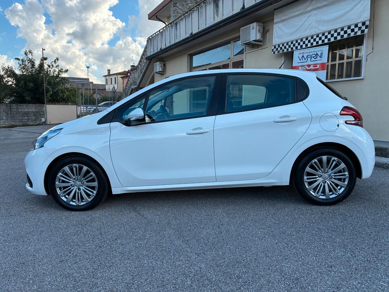 Peugeot 208 BlueHDi 100 5 porte Active