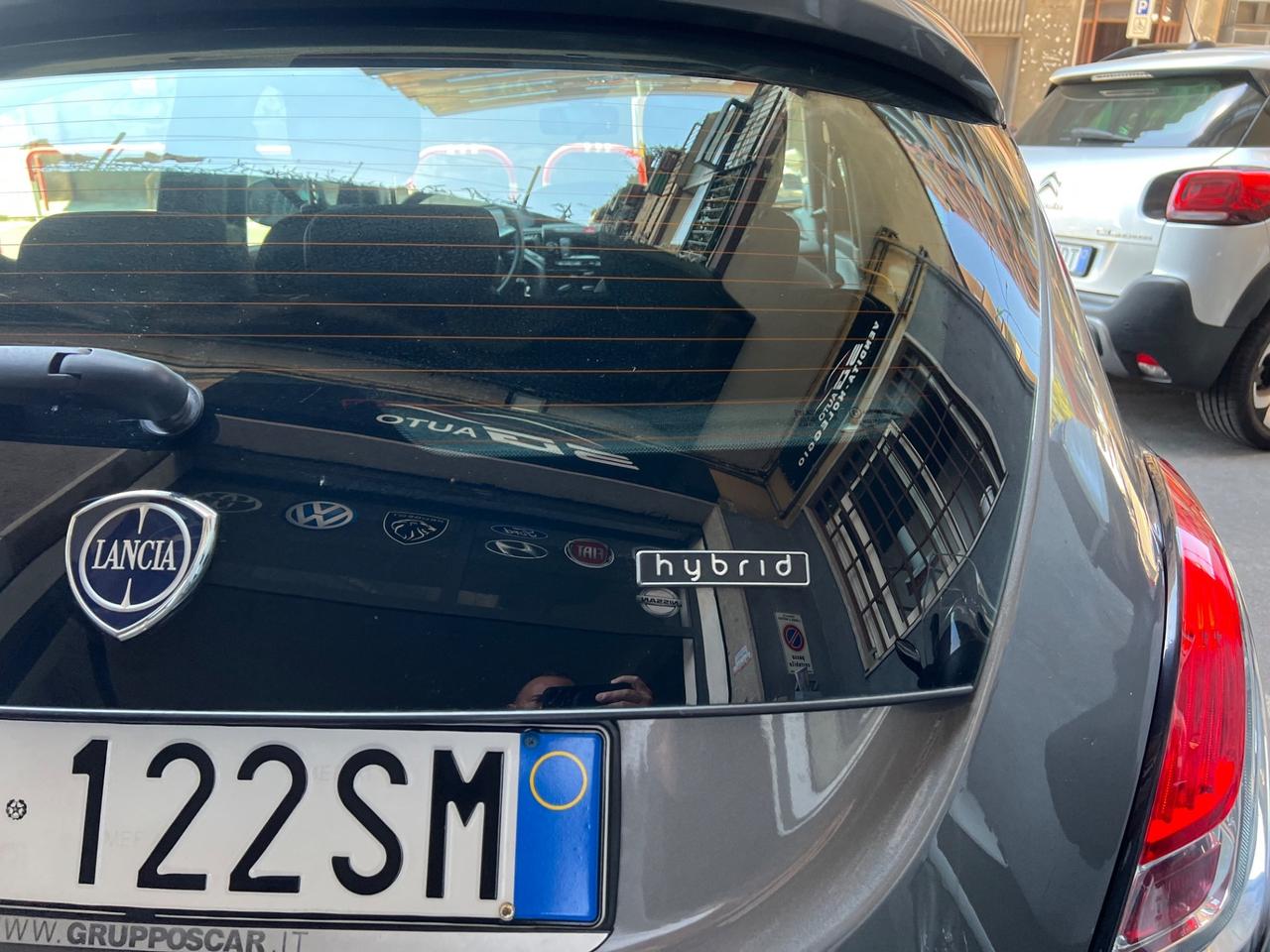 Lancia Ypsilon 1.0 FireFly 5 porte S&S Hybrid Ecochic Silver