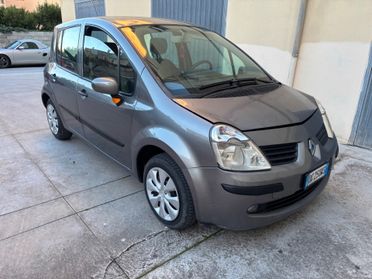 Renault Modus 1.5 dCi 70CV Saint Tropez