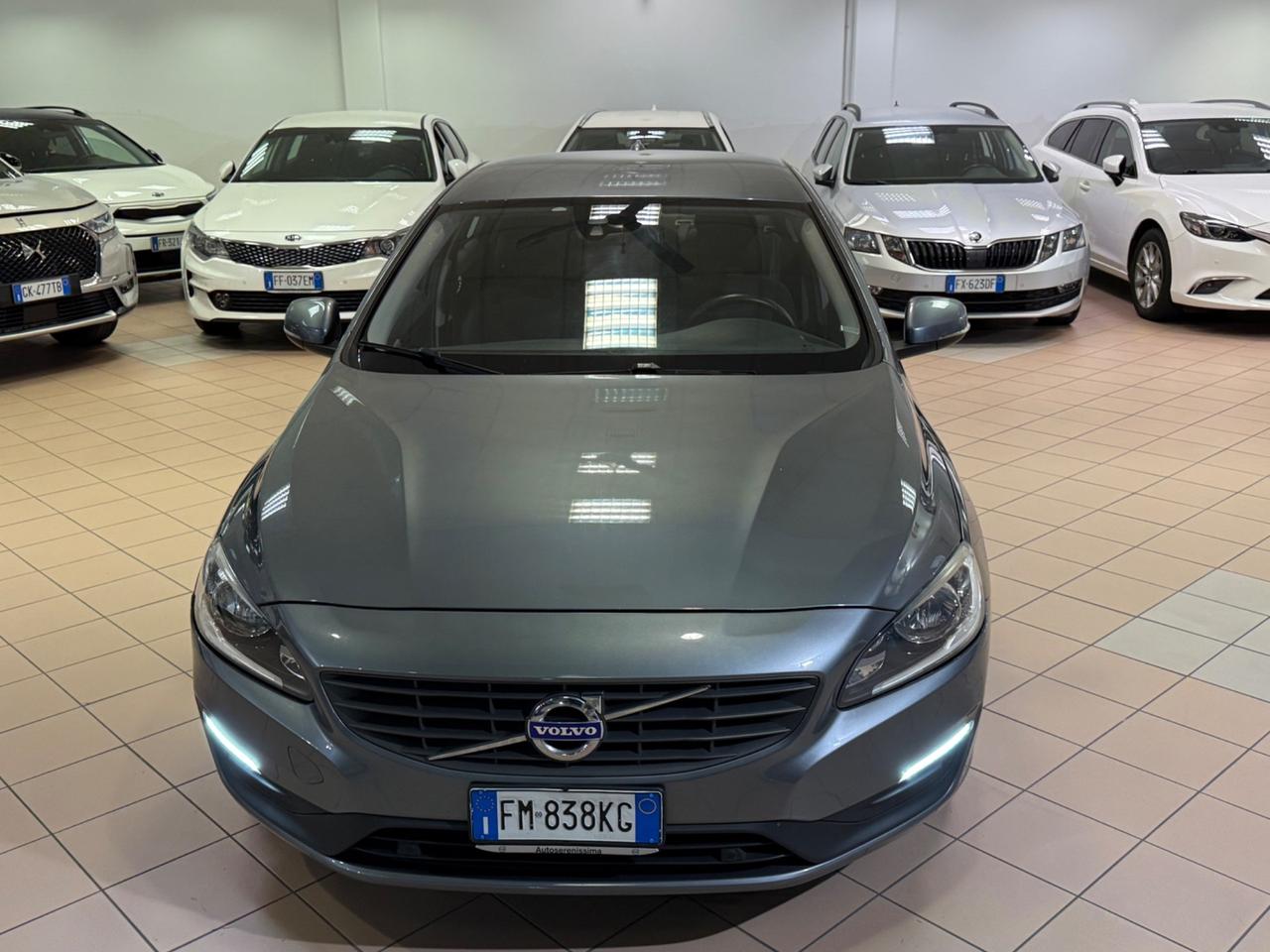 Volvo S60 D2 R-design