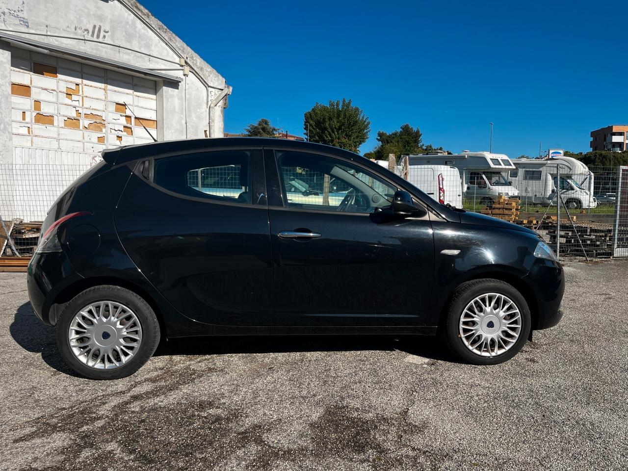 Lancia Ypsilon 1.2 69 CV 20837 Km neopatentati