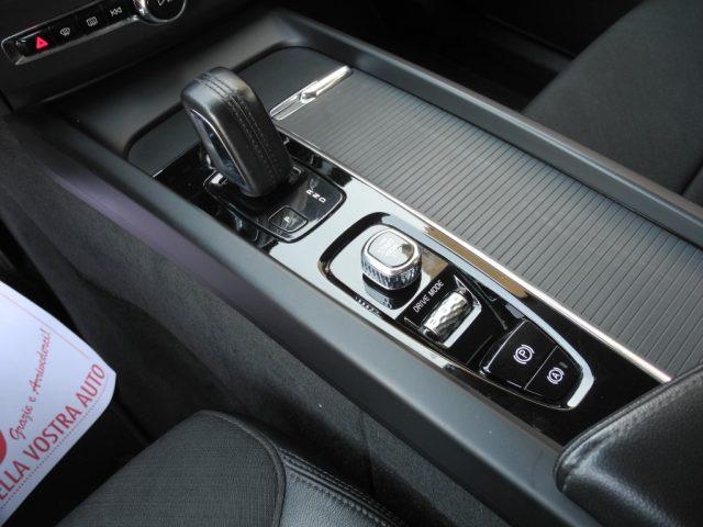 VOLVO XC60 2.0 D AWD Geartronic Business Plus Hybrid autom.