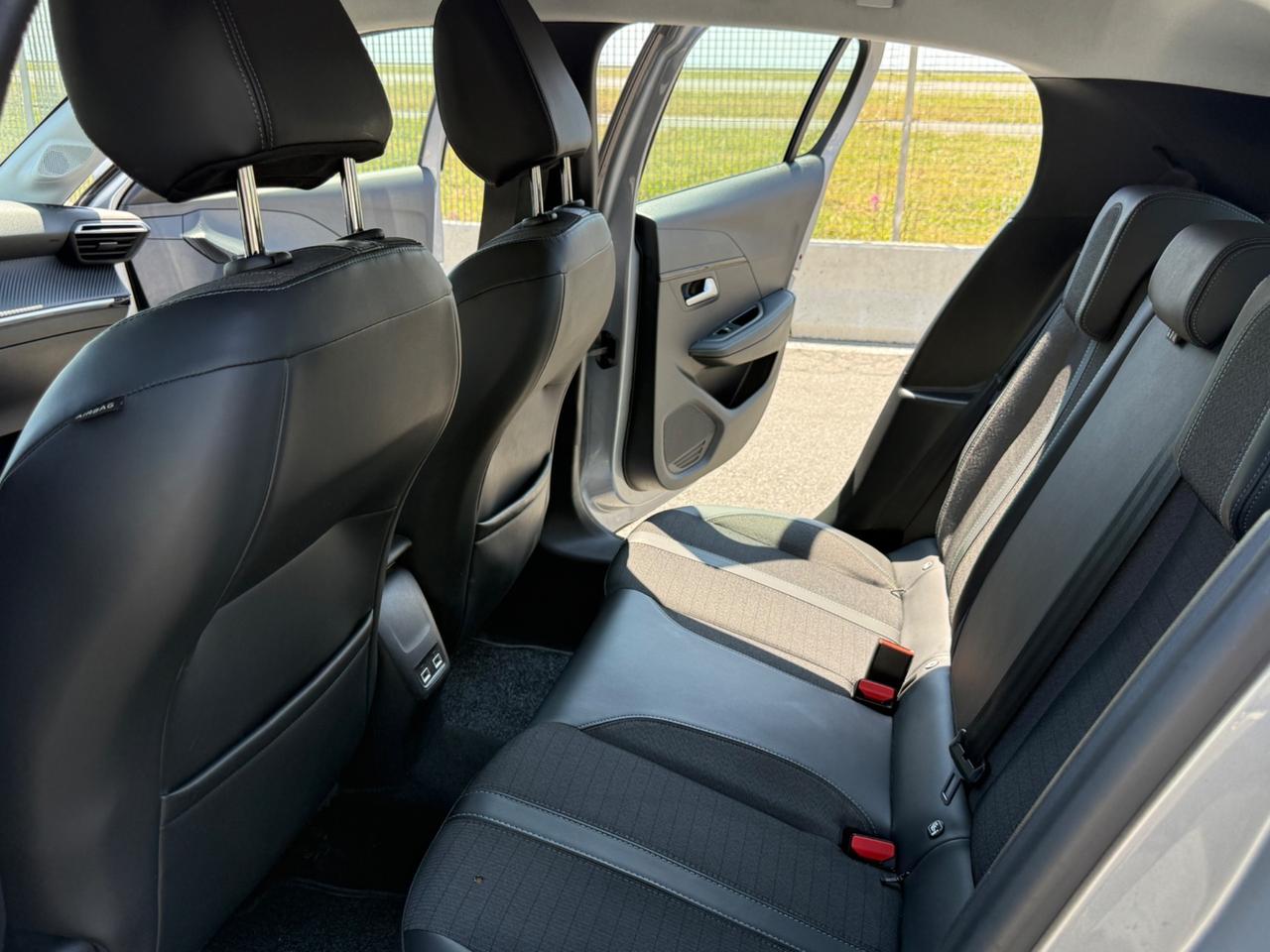 Peugeot 208 -100 CV-AUTOMATICA-FULL OPTIOAL