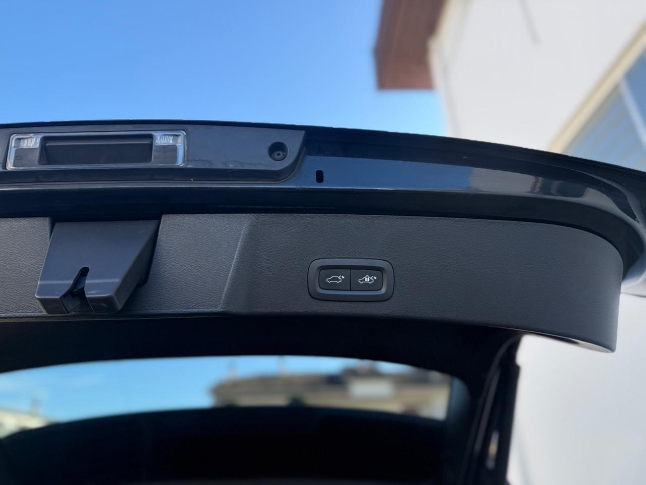 Volvo XC40 T4 1.5 Plug-in Hybrid 2023 50 KM ELETTRICO