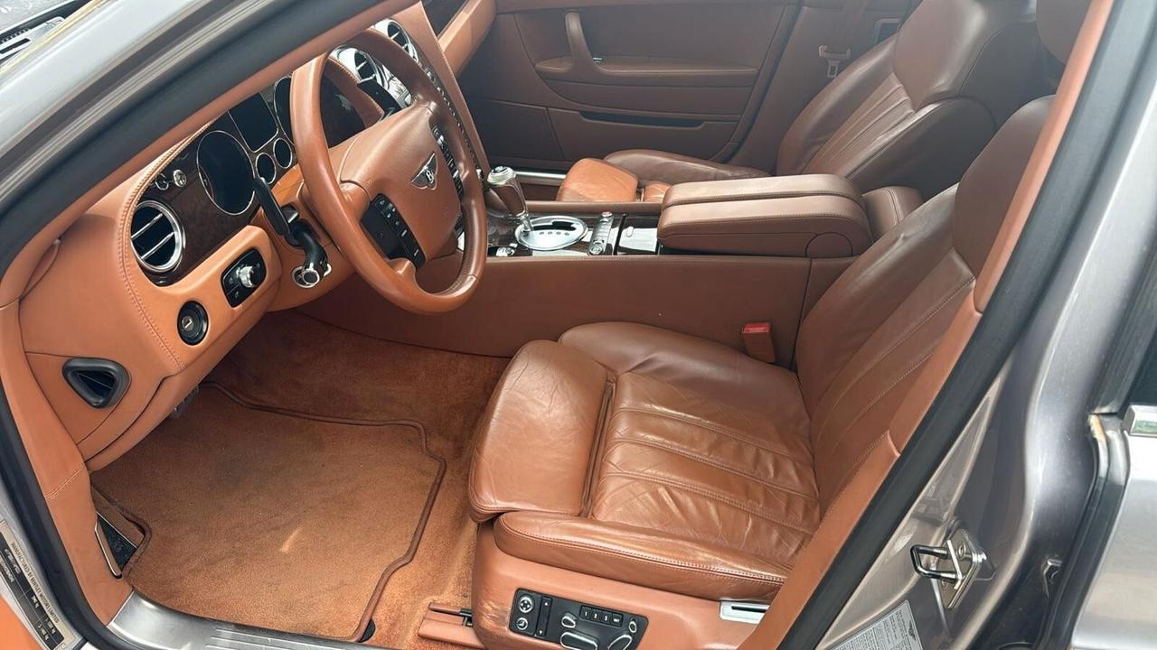 Bentley Continental silver spure