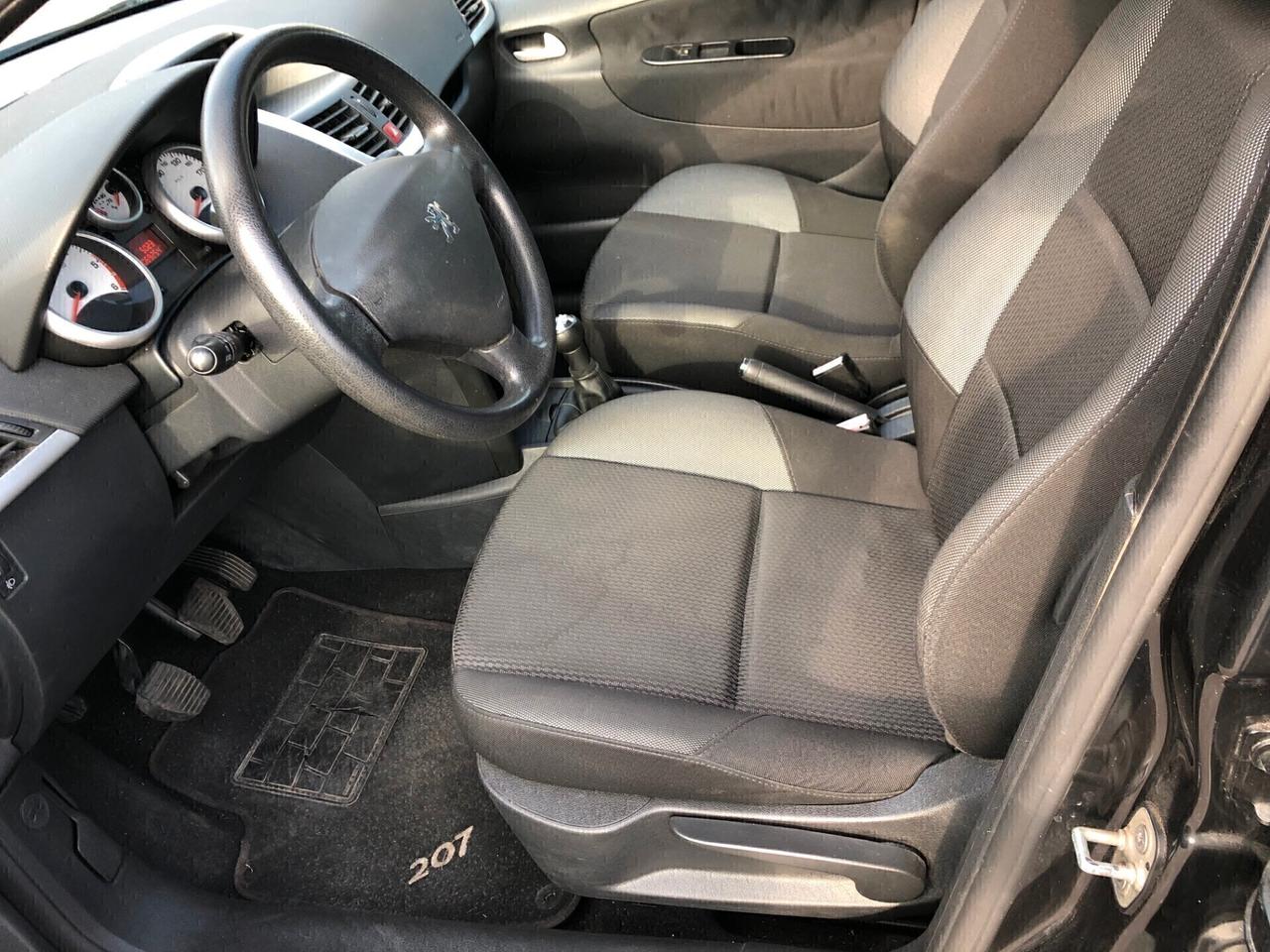 Peugeot 207 1.4 hdi autocarro n1