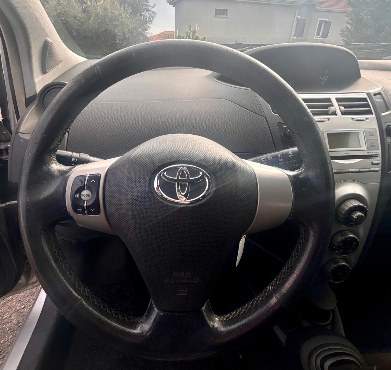 Toyota Yaris 1.3 5 porte