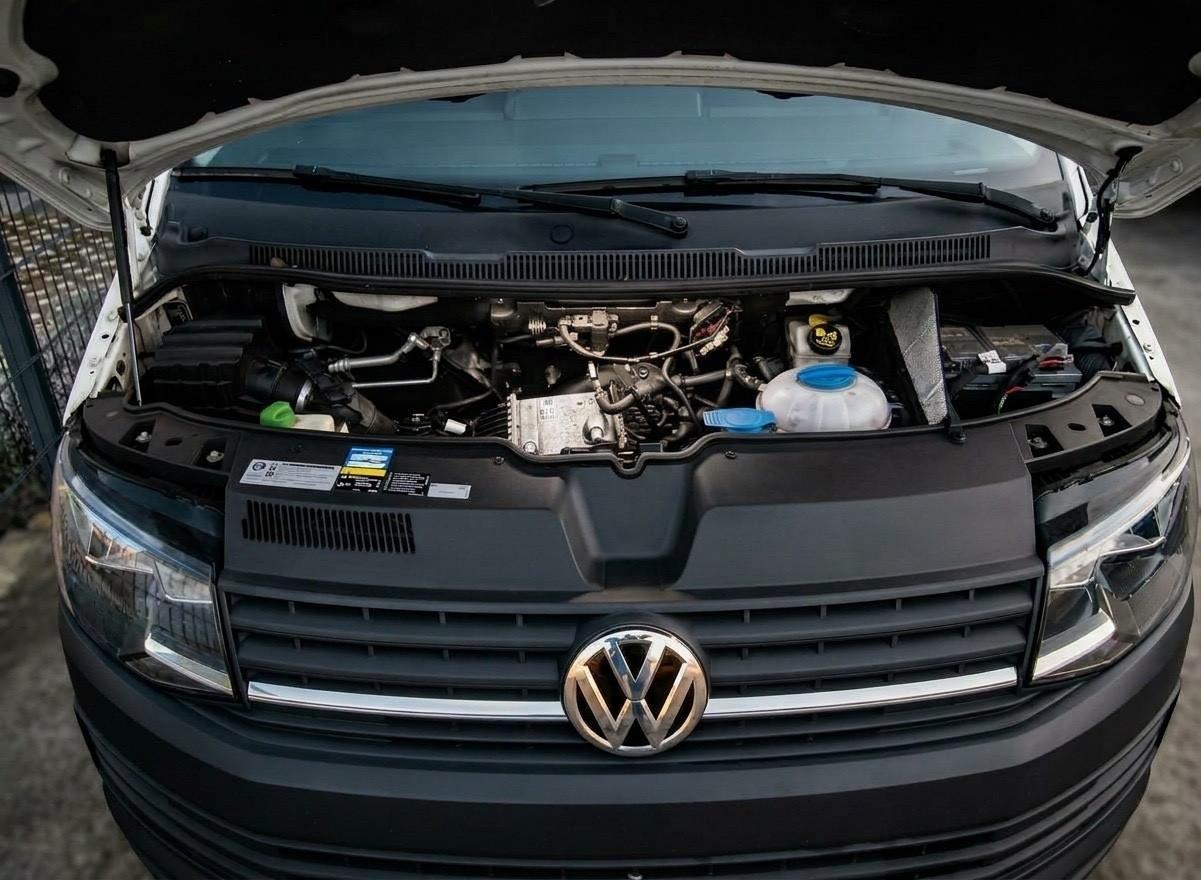 Volkswagen T6 Transporter - 3 posti - clima