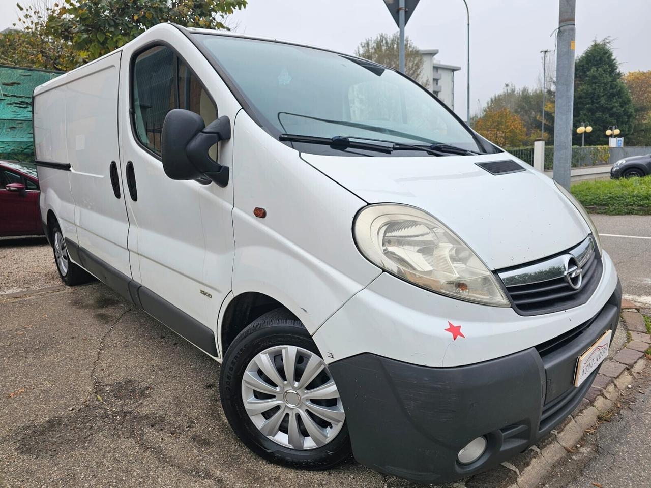 Opel Vivaro 2.0 CDTI 120cv Passo Lungo Furgonato