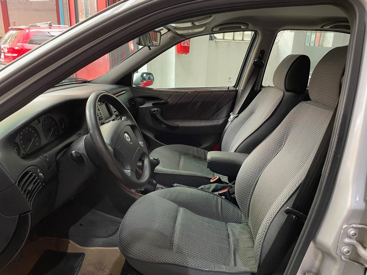 Lancia Lybra 1.6i 16V cat LX