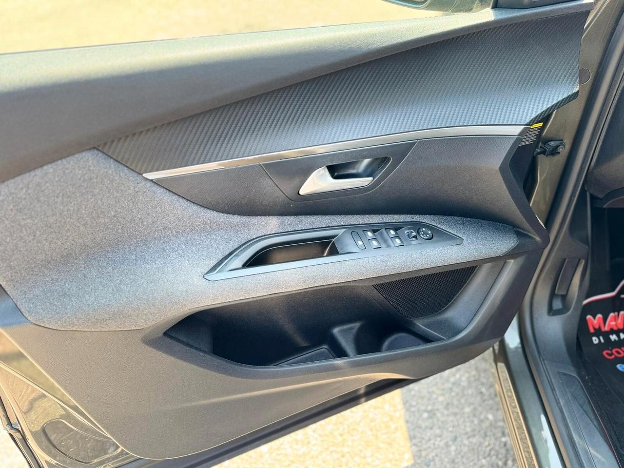 Peugeot 3008 BlueHDi 130 S&S EAT8 Allure