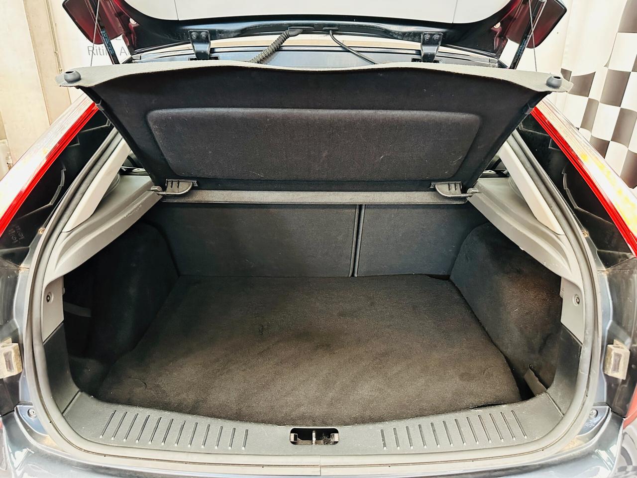 Ford Focus 1.6 (115CV) 5p. Bz.- GPL Titanium