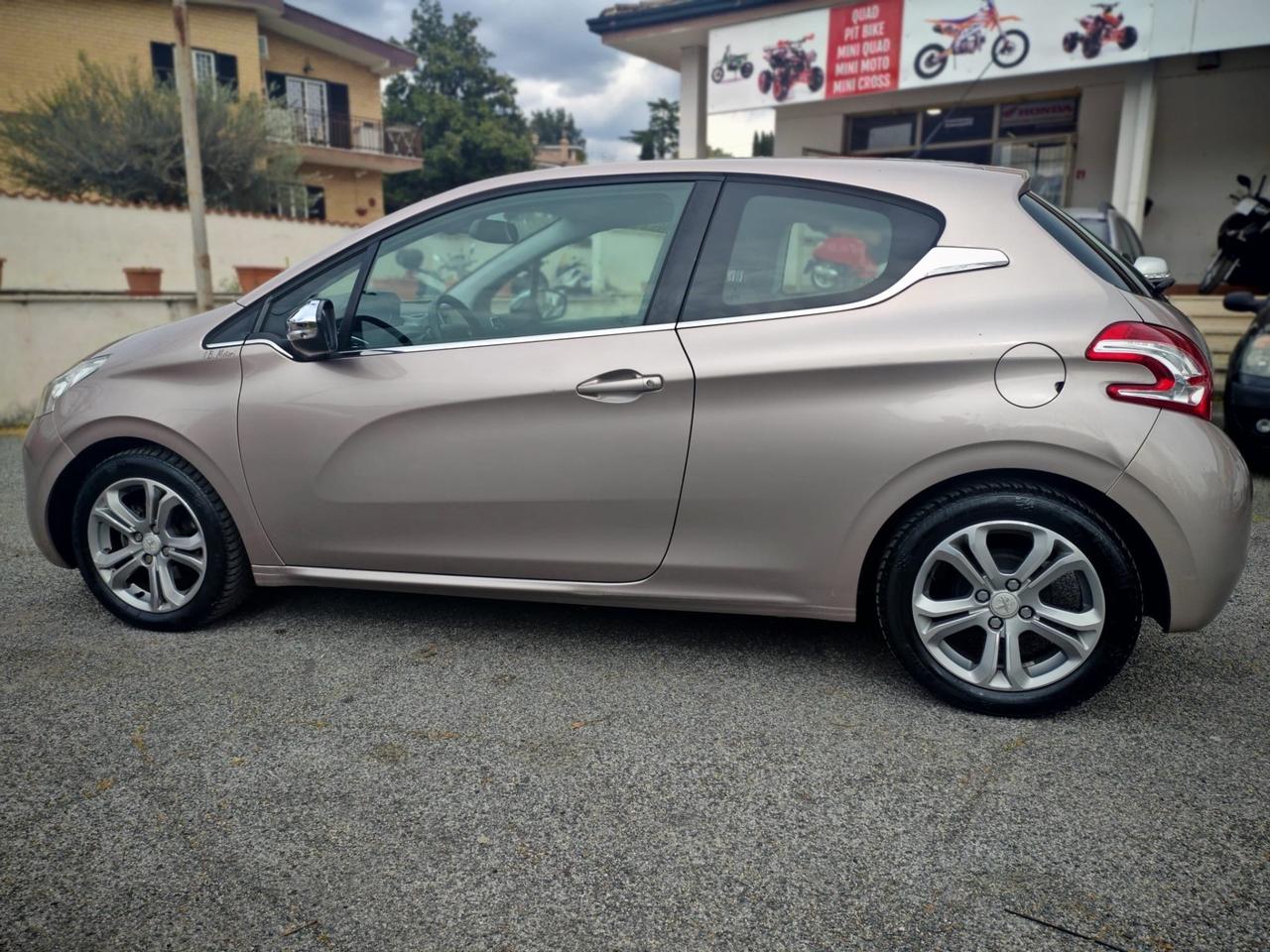 Peugeot 208 1.2 VTi 82 CV 3 porte Allure