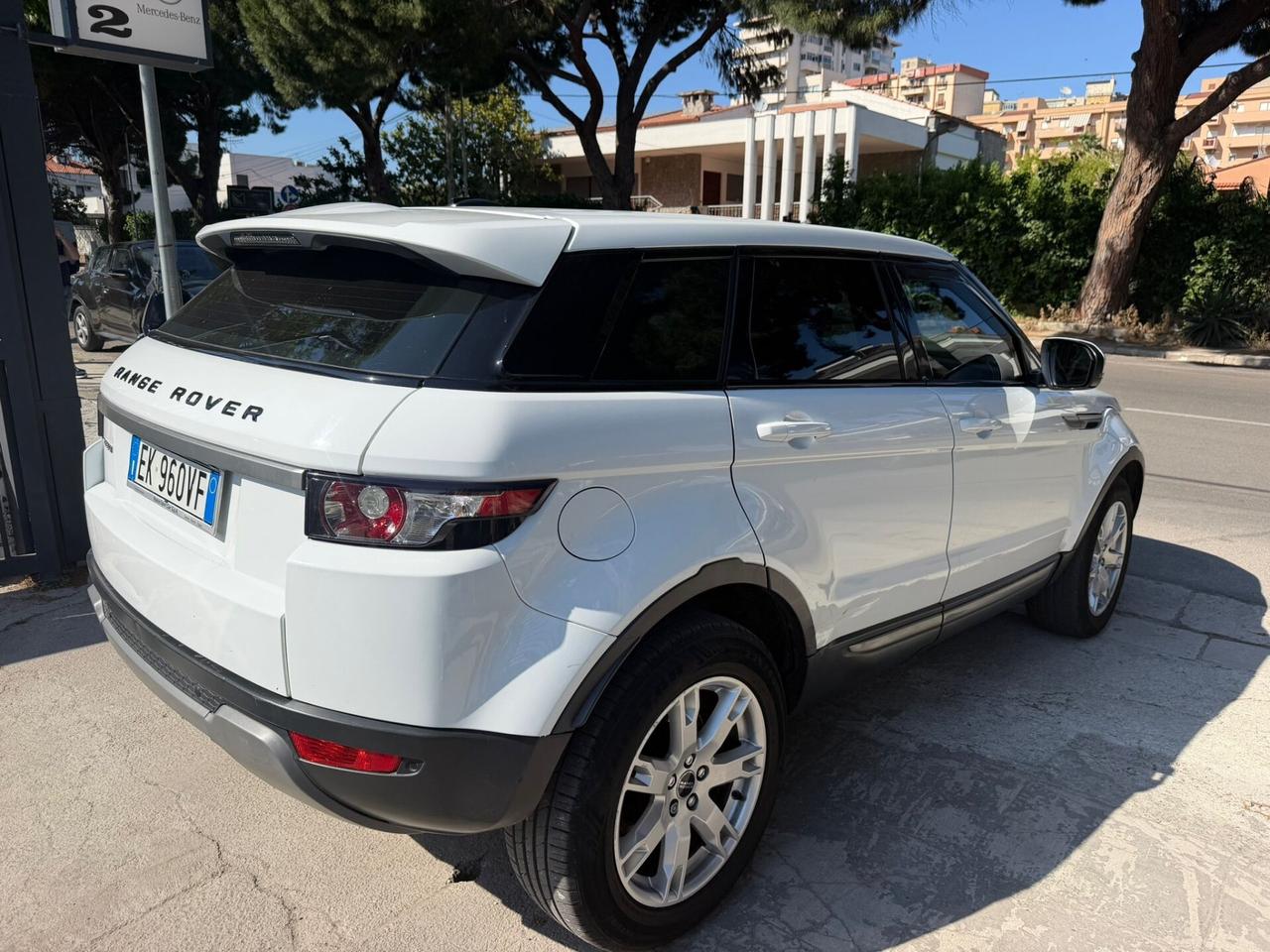 Land Rover Range Evoque 2.2 TD4 5p. Pure