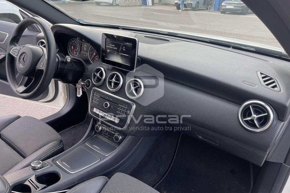 MERCEDES A 180 d Automatic Business