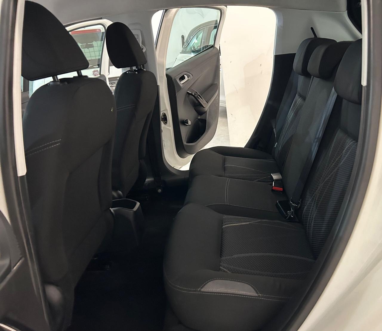Peugeot 208 1.4 hdi 50kw 2014