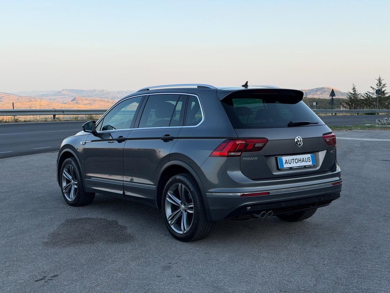 Volkswagen Tiguan 2.0 TDI 150cv DSG 4MOTION R-Line