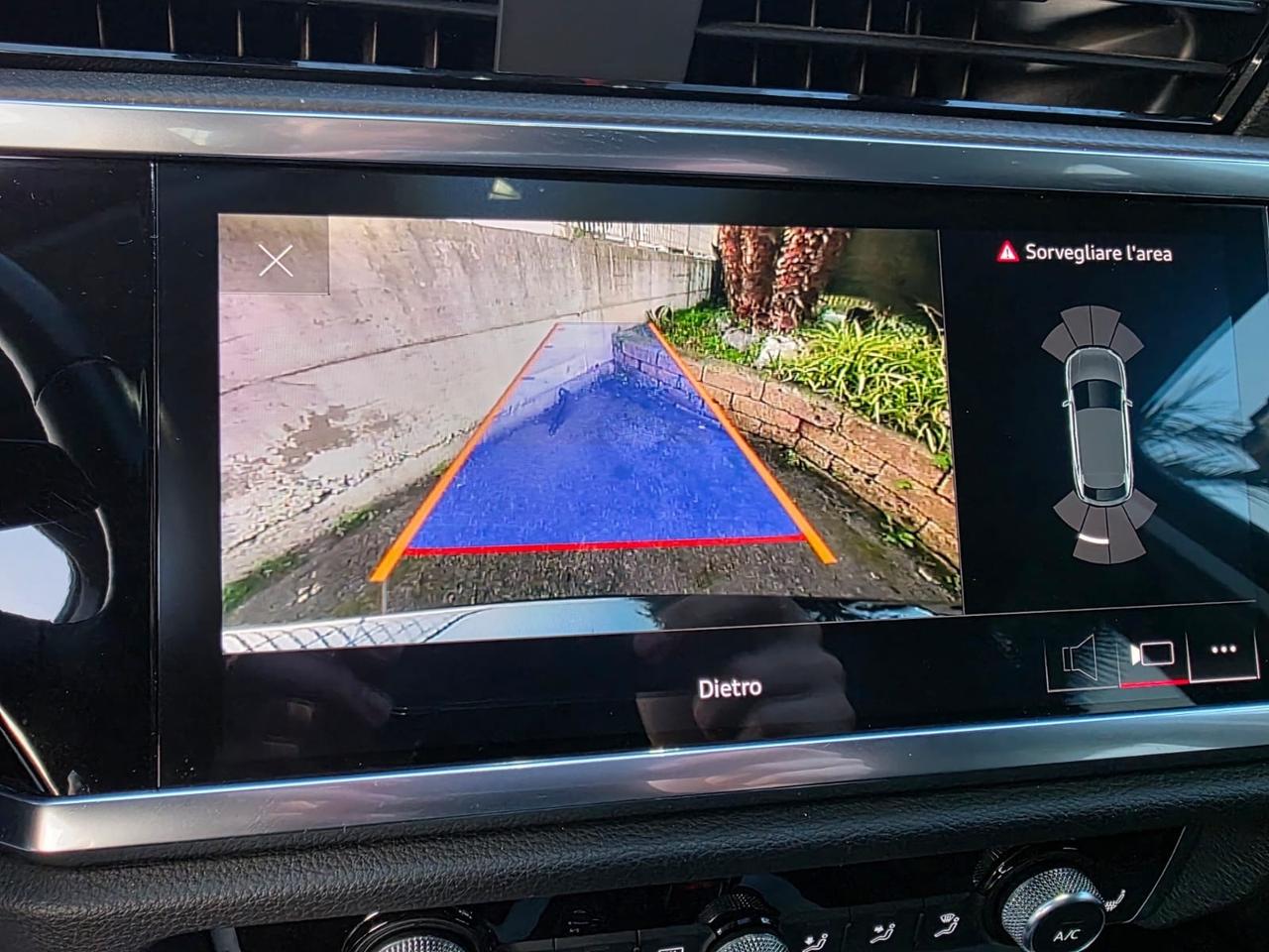 Audi Q3 35 TDI S tronic Identity Black