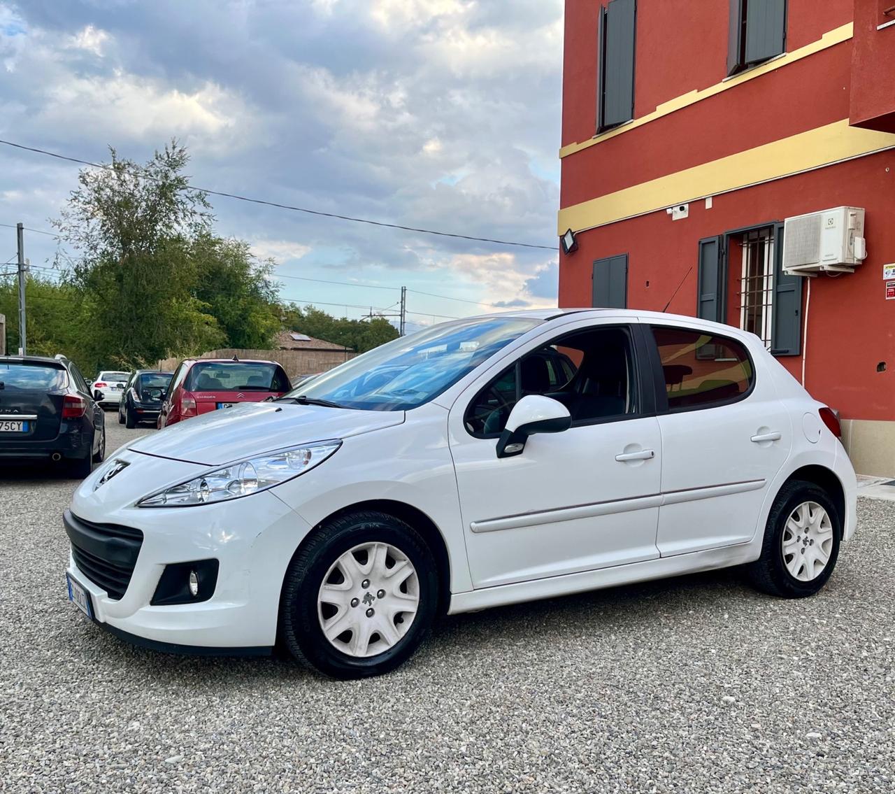 Peugeot 207 Plus 1.4 gpl con 65.000km!