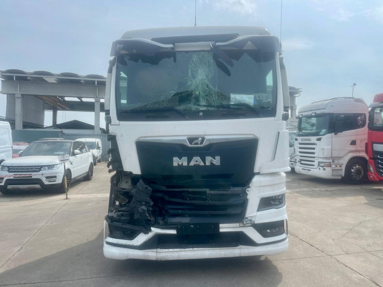 MAN TGX 18-480 EURO 6 *** VEICOLO SINISTRATO ***