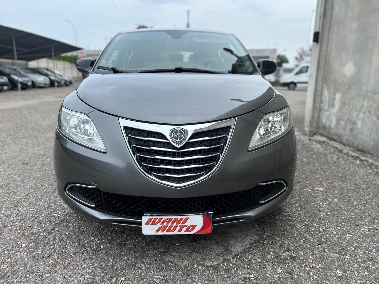 Lancia Ypsilon 1.2 69 CV 5 porte S&S Silver