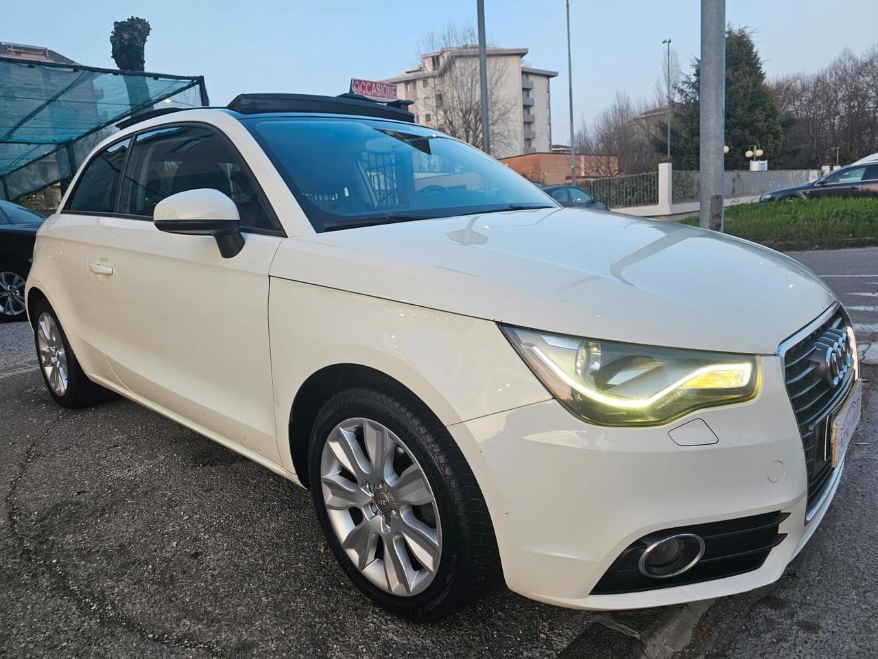 Audi A1 1.6 TDI 90cv Ambition*Tetto*Bi-Xeno*Led*Euro5*Neop