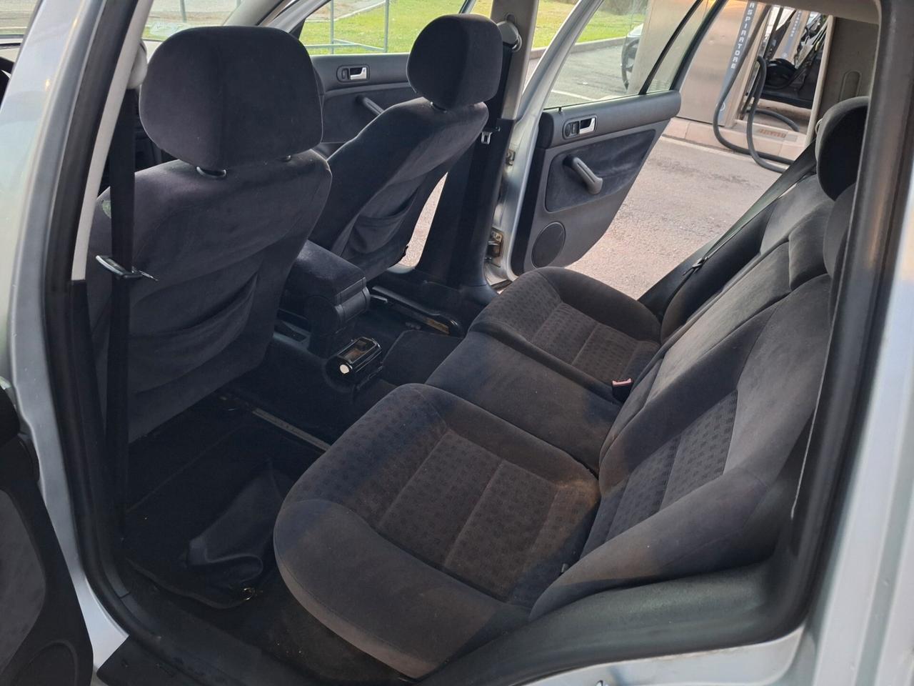 Volkswagen Golf 1.9 TDI/110 CV cat Variant C.line NEOPATENTATI