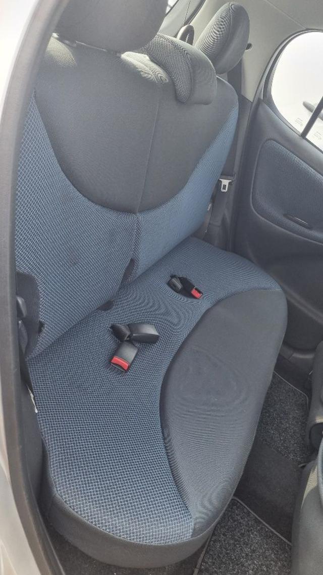 TOYOTA Yaris 1.0i 16V cat 5 porte Sol