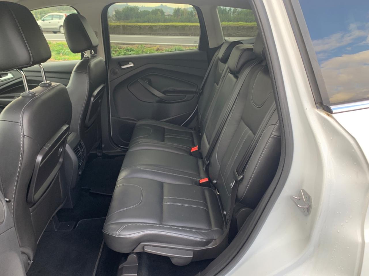 Ford Kuga 2.0 TDCI 150 CV S&S 4WD Powershift Titanium Business