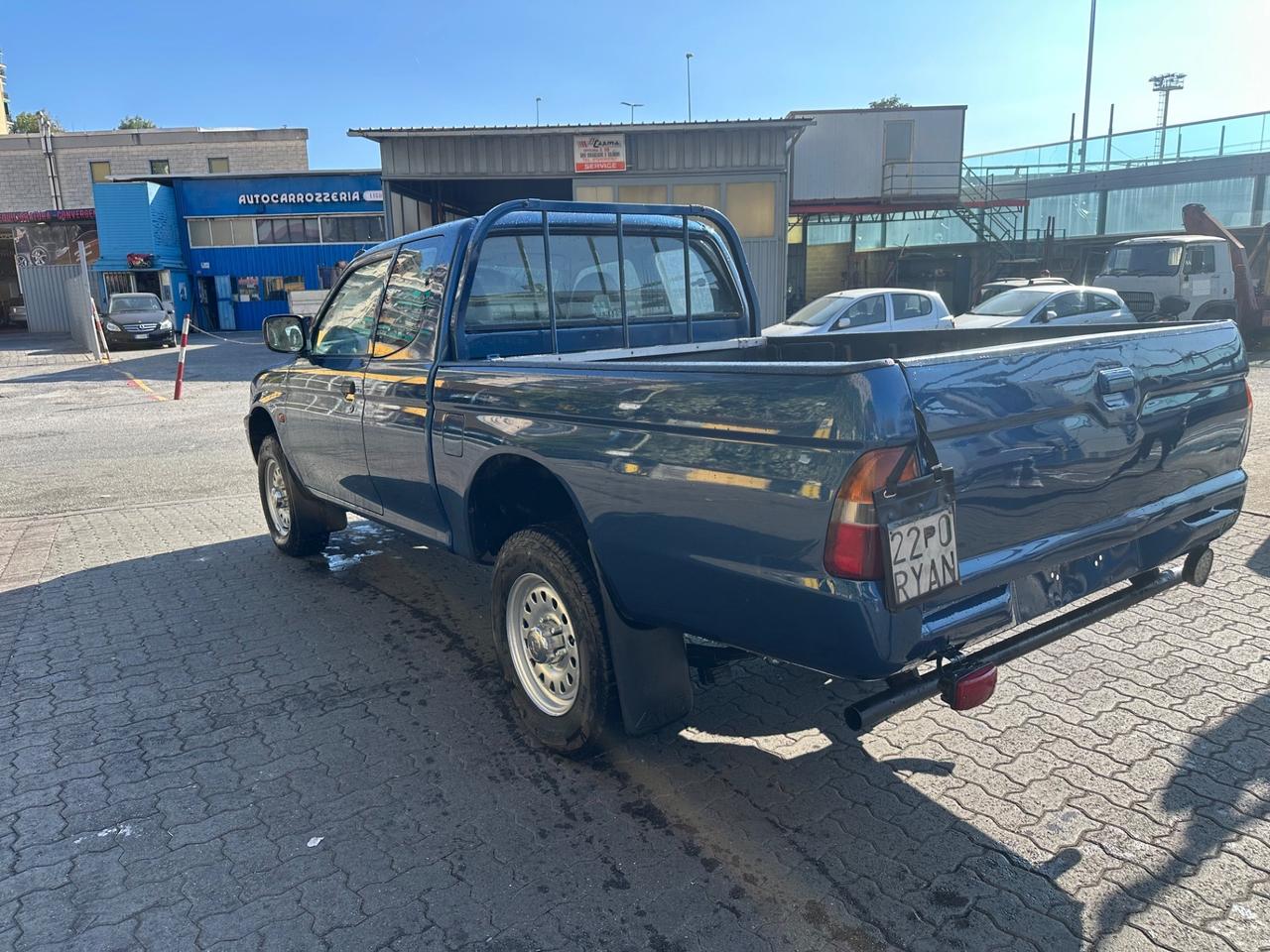 Mitsubishi L200 2.5 TDI 4WD Club Cab Pick-up GLS