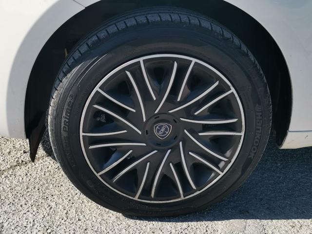 LANCIA Ypsilon 1.0 FireFly 5p S&S Hybrid Ecochic Silver IMP. GPL
