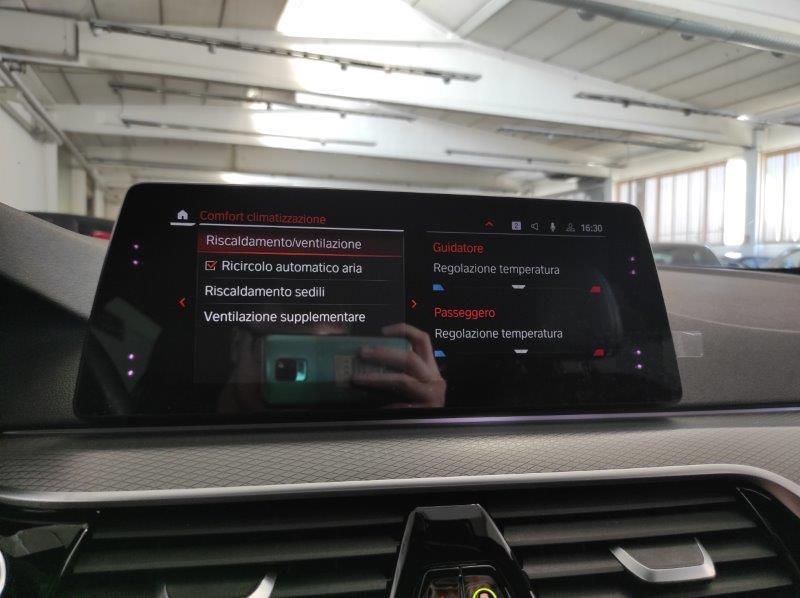 BMW Serie 5(G30/31/F90) - 520d xDrive Touring Msport