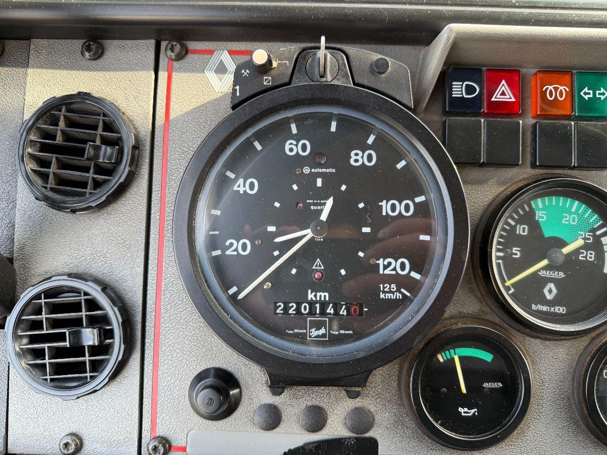 RENAULT FURGONE - CASSONE CON CENTINE E TELONE ( PATENTE C )