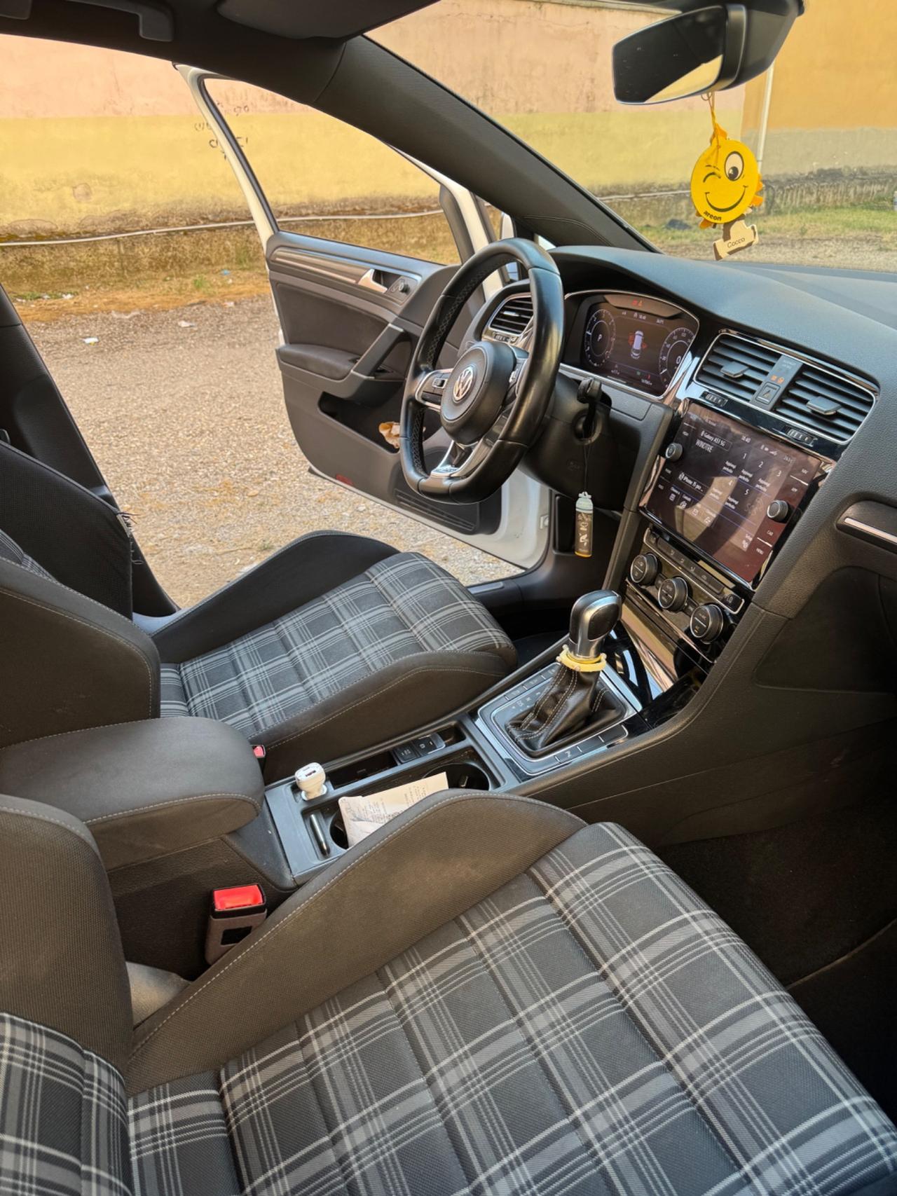 Volkswagen Golf Sportsvan 2.0 TDI DSG Executive BMT