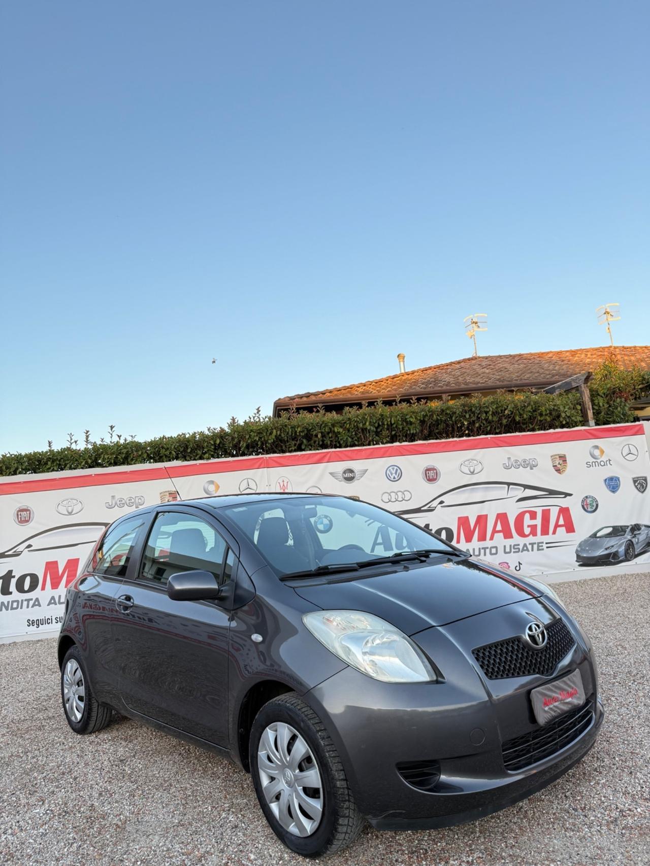 Toyota Yaris 1.0 3 porte Sol