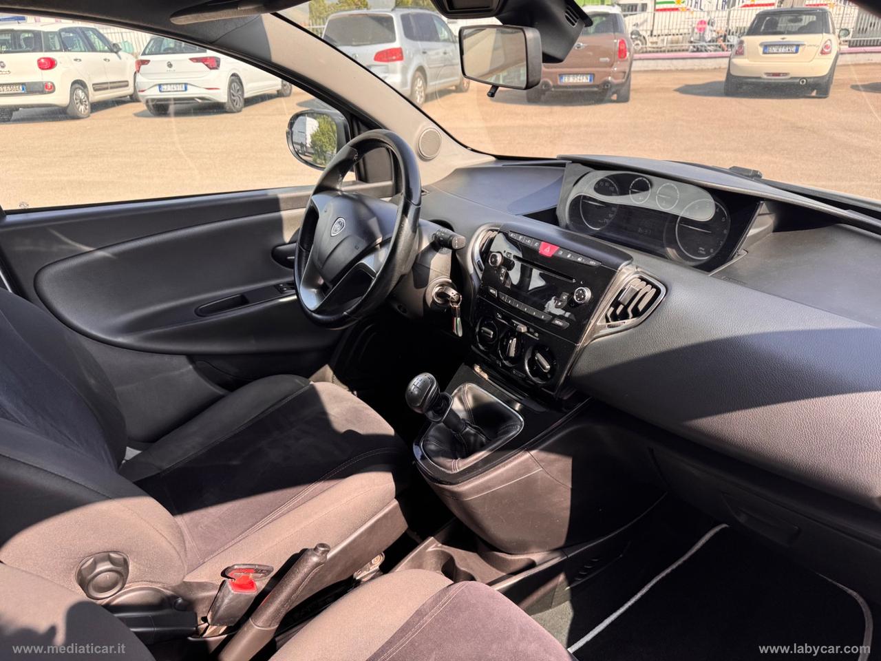LANCIA Ypsilon 1.2 69 CV 5p. GPL Ecochic Silver