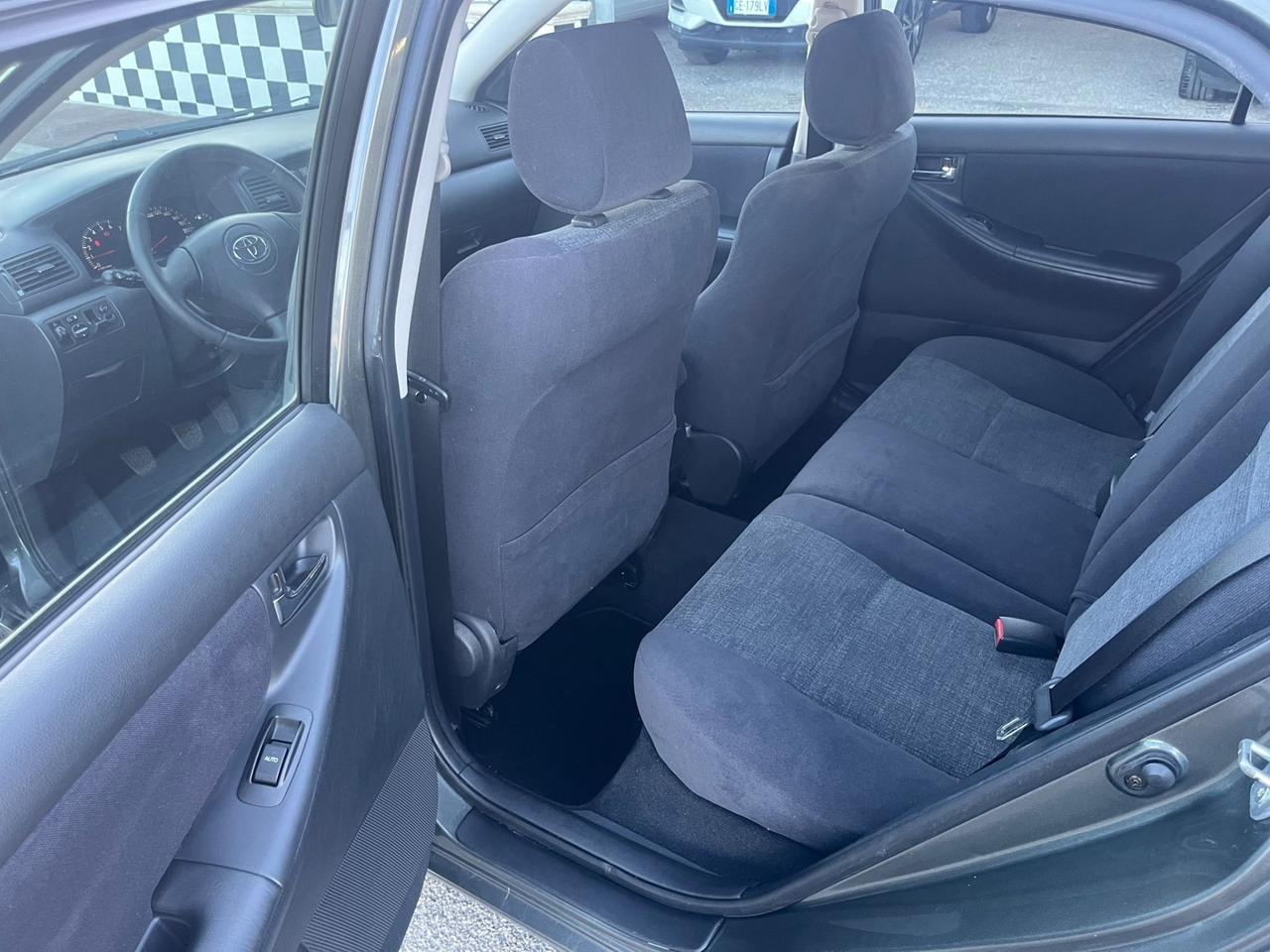 Toyota Corolla 1.4 16V 5 porte Unipro 2004