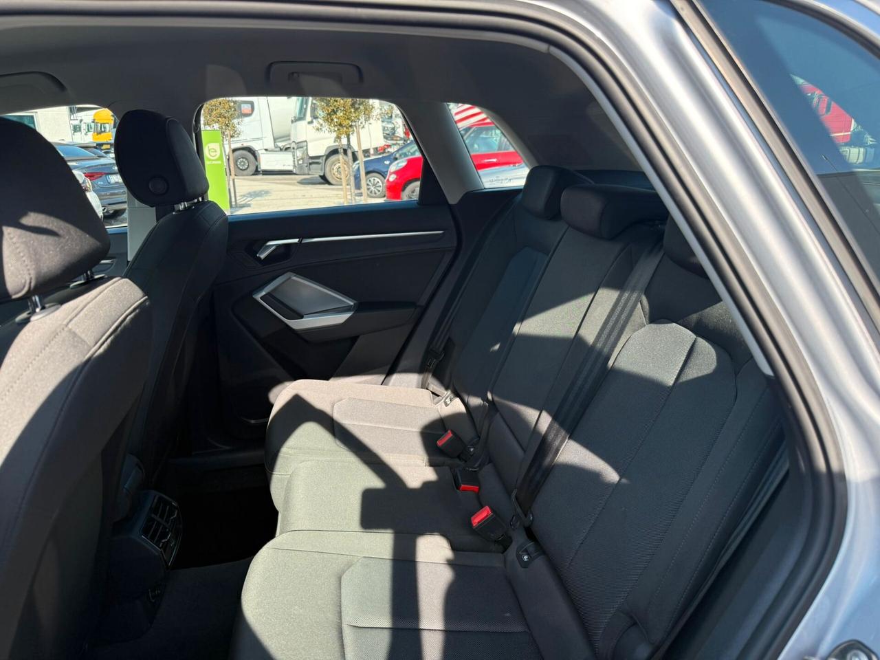 Audi Q3 35 TDI S tronic Business Advanced