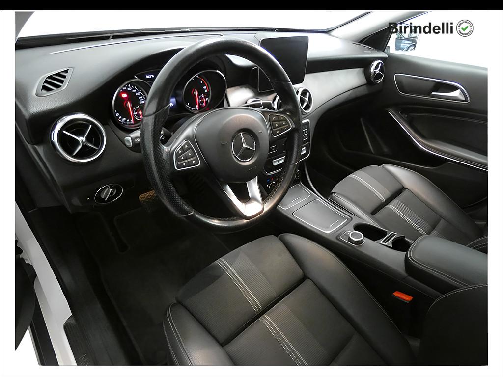 Mercedes-Benz GLA (X156) - GLA 200 d Automatic Sport