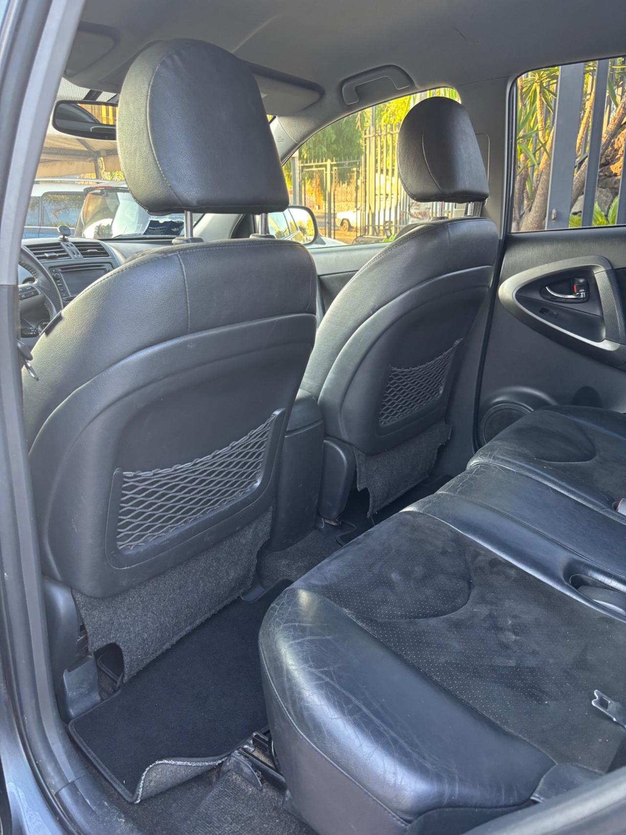 Toyota RAV 4 RAV4 2.2 D-4D 150 CV Lounge 10/2012