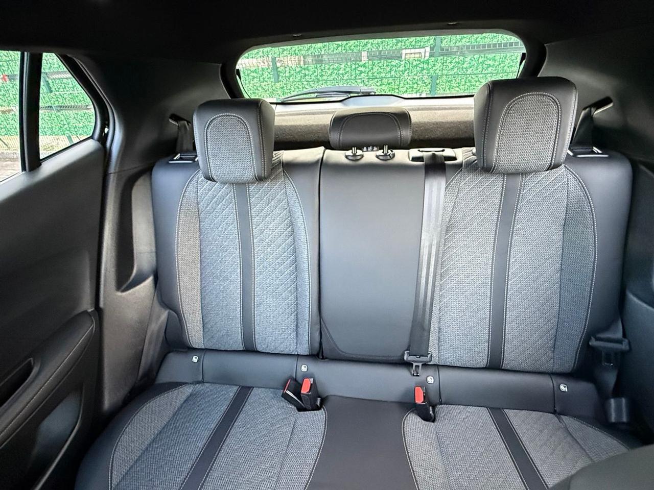 Peugeot 2008 PureTech 130 #9111