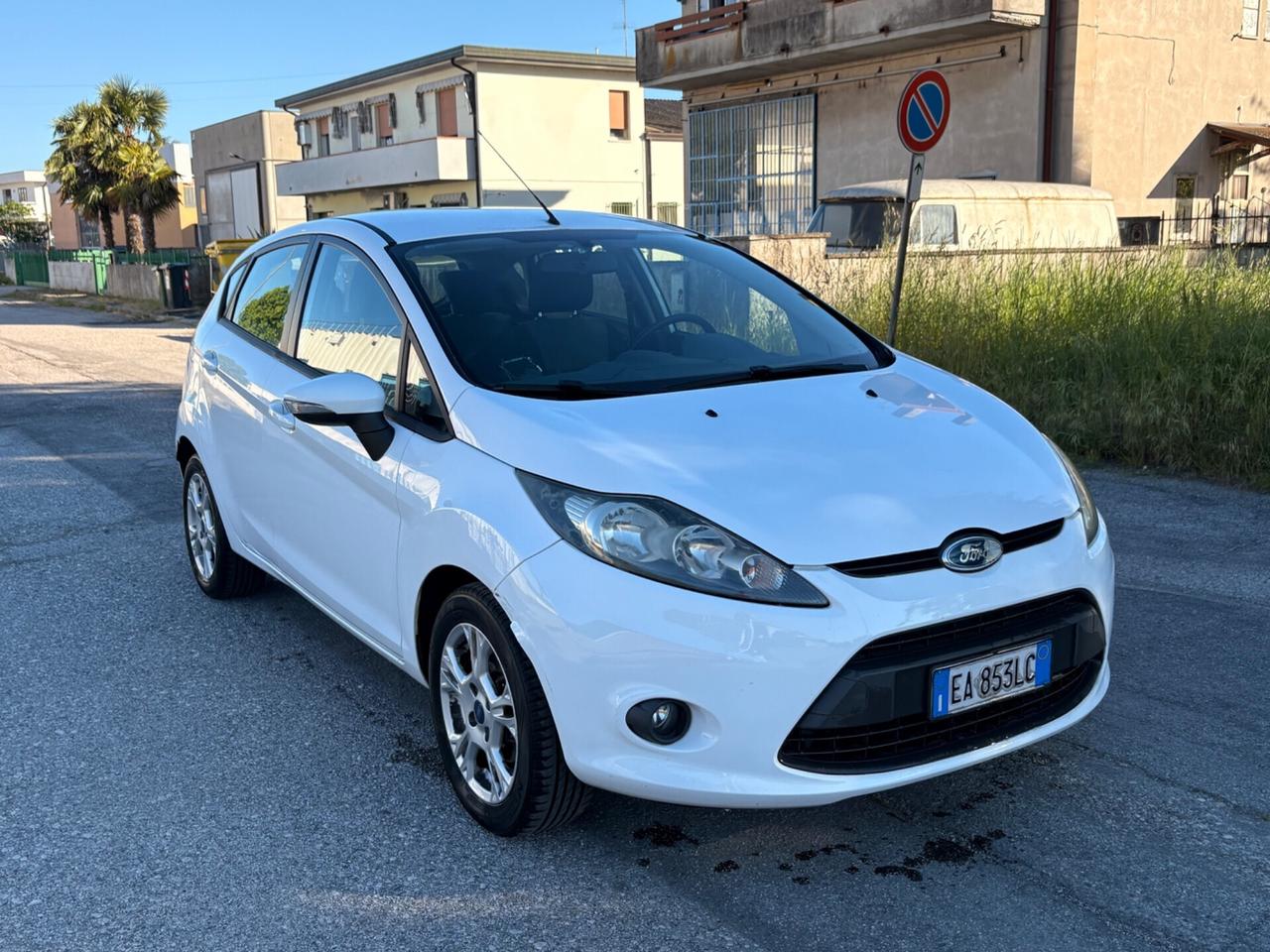 Ford Fiesta 1.4 5 porte Bz.- GPL Titanium