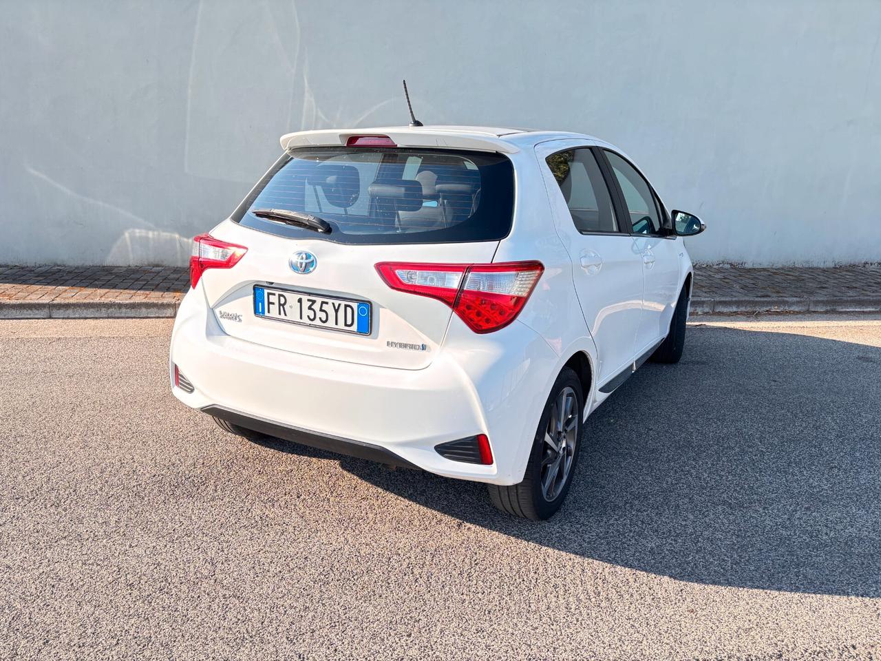 Toyota Yaris 1.5 Hybrid Blue Edition