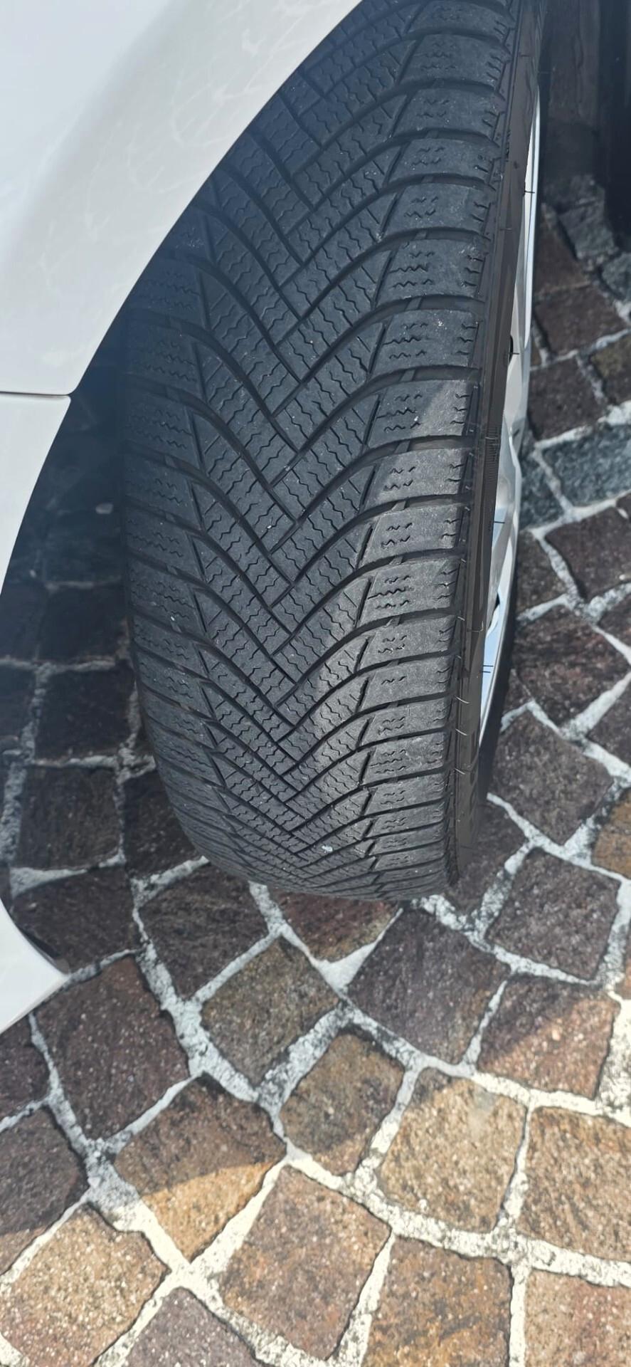 Toyota Yaris HYBRID 5P ACTIVE